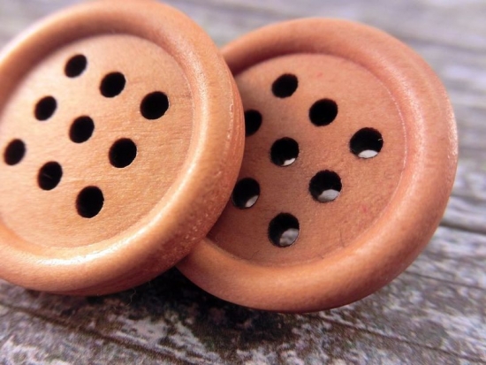 Preview: Crazy 9 Loch Knopf Ohrstecker Holz Button wood